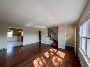 8138 Glen Gary Rd in Parkville, MD - Building Photo - Building Photo