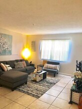 2521 Pierce St in Hollywood, FL - Building Photo - Building Photo