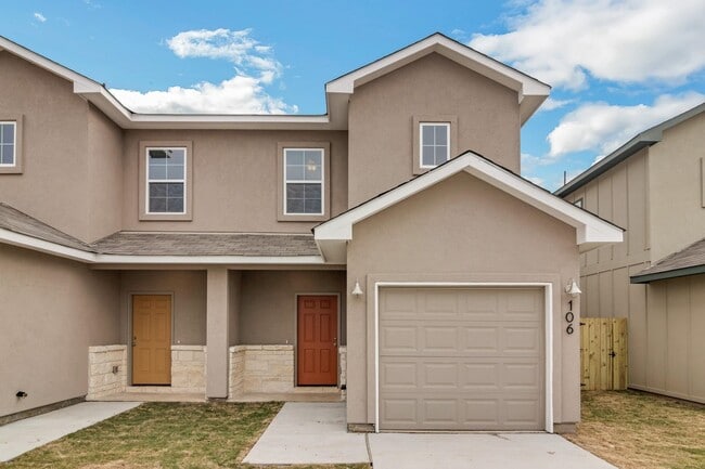 106 Peruna Dr in Marble Falls, TX - Building Photo - Building Photo