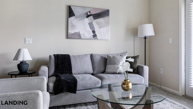 715 W Slaughter Ln, Unit 433 in Austin, TX - Building Photo - Building Photo