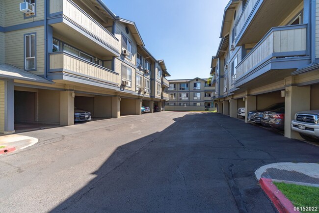 property at 91-285-285 Hanapouli Cir