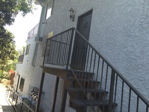 1419 Allesandro St, Unit B in Los Angeles, CA - Building Photo - Building Photo