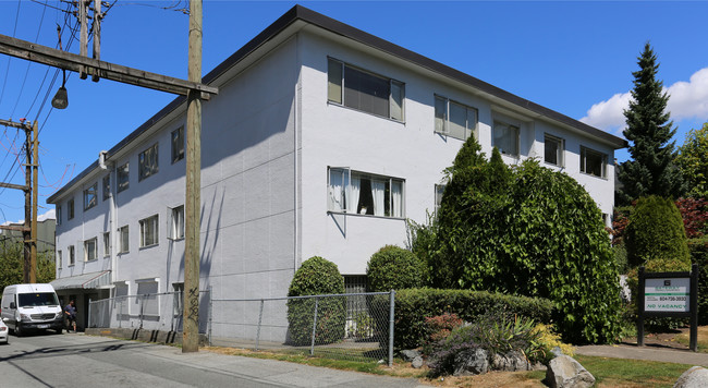 La Sherrie Apartments in Vancouver, BC - Building Photo - Building Photo