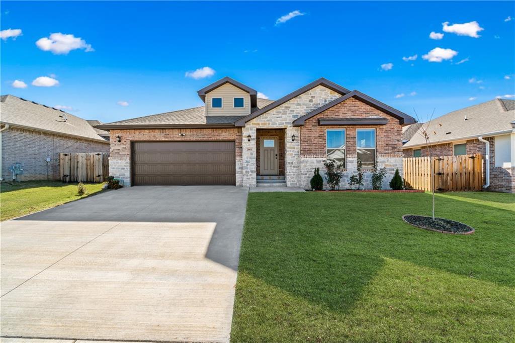 2061 Periwinkle Pl in Centerton, AR - Building Photo
