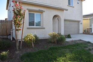 614 Phelps Dr in Merced, CA - Building Photo - Building Photo