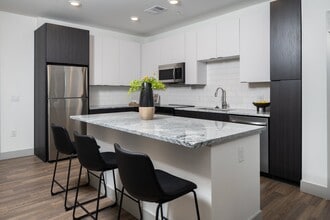 Legacy Metro 525 in Aurora, CO - Building Photo - Building Photo