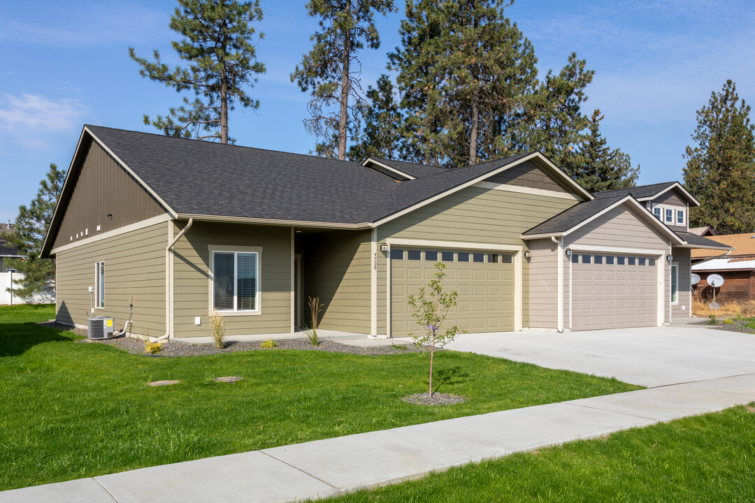 West Meadows Villas in Spokane, WA - Building Photo