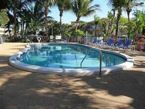 4051 NE 13th Ave, Unit 54-3 in Oakland Park, FL - Building Photo - Building Photo