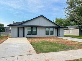 223 Loch Lomond Dr in Wichita Falls, TX - Building Photo