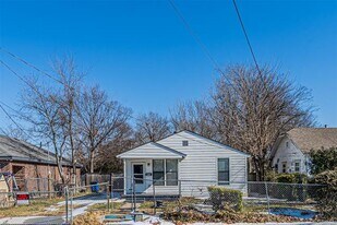 3818 Vilbig Rd in Dallas, TX - Building Photo