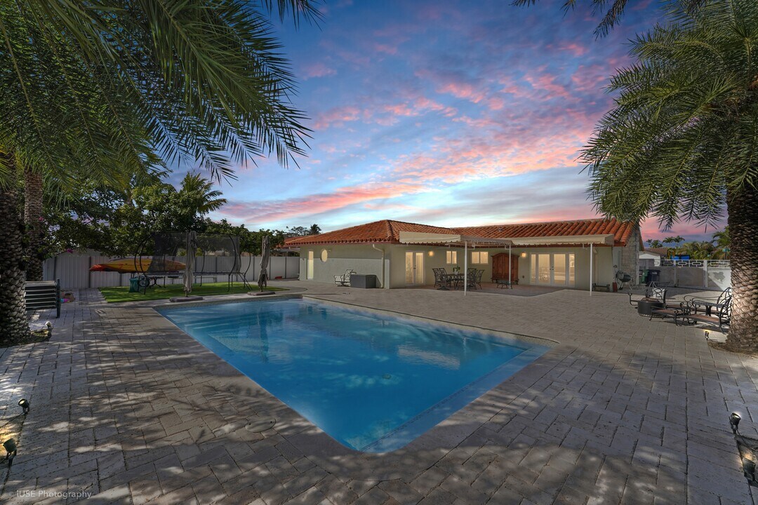 9006 SW 23rd Ln in Miami, FL - Building Photo