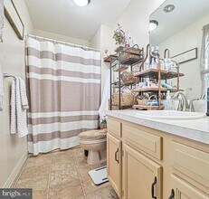 16 Country Hollow Cir in Sicklerville, NJ - Building Photo - Building Photo