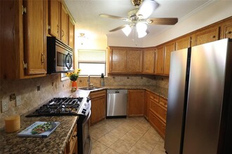 4018 Nenana Dr in Houston, TX - Building Photo - Building Photo
