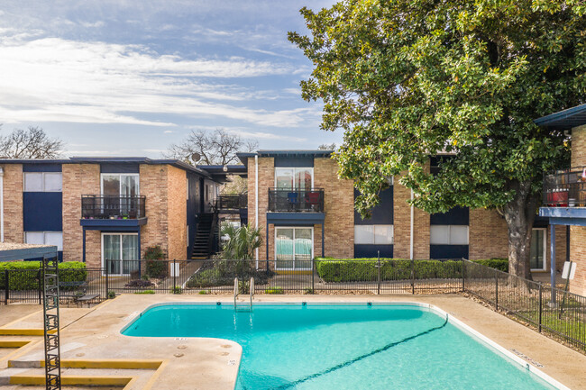 Magnolia Flats in San Antonio, TX - Foto de edificio - Building Photo