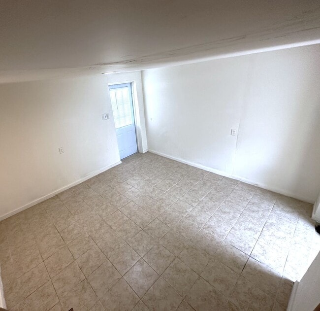 8115 Tolles Dr in North Fort Myers, FL - Building Photo - Building Photo