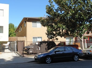 6635 De Longpre Ave in Los Angeles, CA - Building Photo - Building Photo