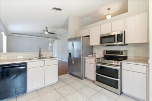 1537 Ridge Pointe Dr in Orlando, FL - Building Photo