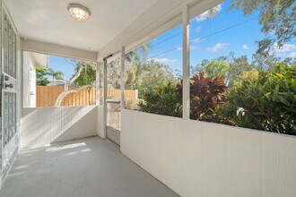 5107 26th Ave S in Gulfport, FL - Foto de edificio - Building Photo