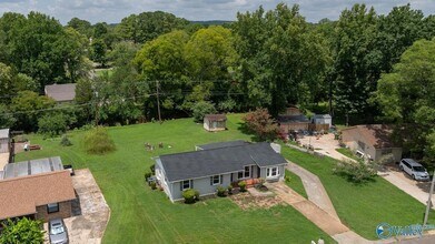 2017 Shady Ln Dr NW in Huntsville, AL - Building Photo - Building Photo