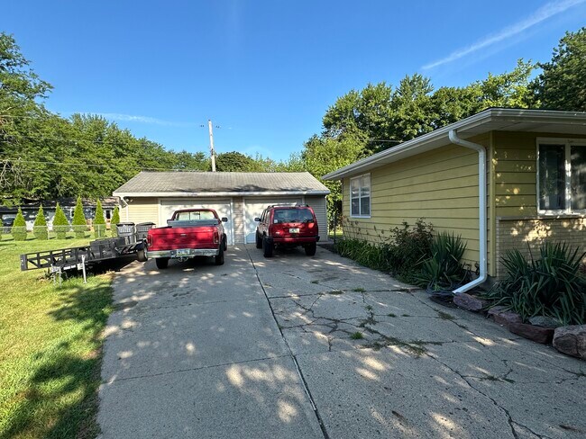 1207 Quebec Cir in Ames, IA - Foto de edificio - Building Photo