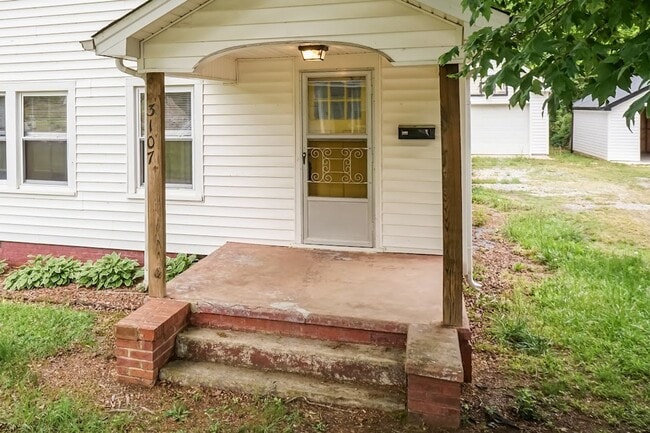 3107 Lucas St in Elon, NC - Building Photo - Building Photo