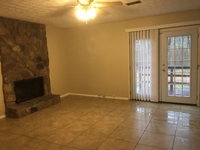 6479 Meadow Rue Dr in Norcross, GA - Foto de edificio - Building Photo