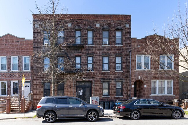 446 Berriman St in Brooklyn, NY - Building Photo - Building Photo