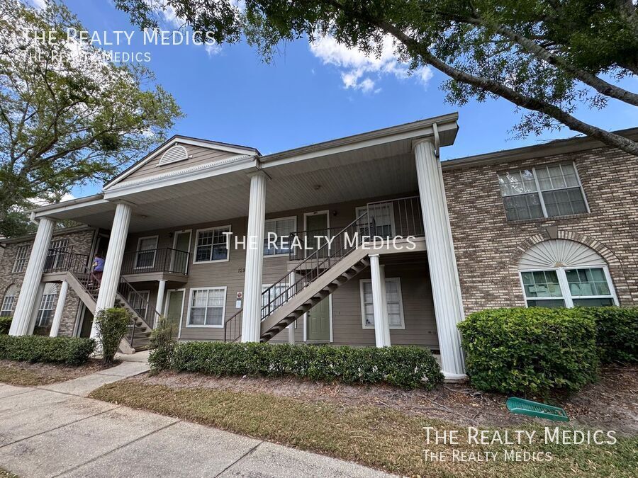 129 Reserve Cir in Oviedo, FL - Building Photo