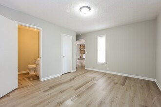 421 Sellwood Cir in Simpsonville, SC - Building Photo - Building Photo