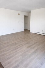 2200 Paterson Plank Rd in North Bergen, NJ - Building Photo - Building Photo