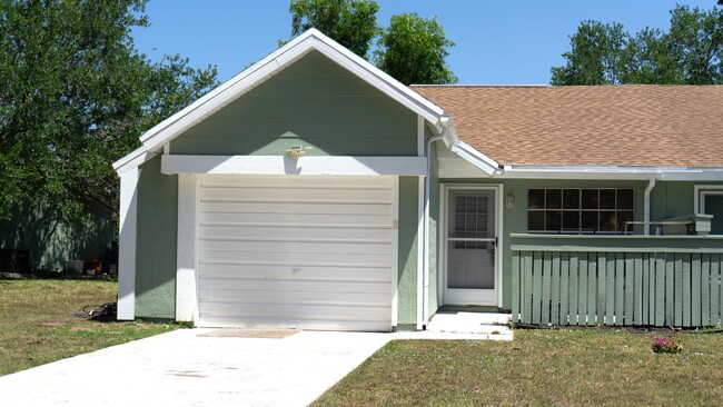 property at 1450 SE Rivergreen Cir