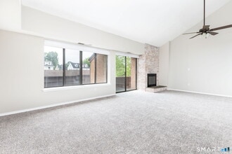 25 Stanley St in West Hartford, CT - Building Photo - Building Photo