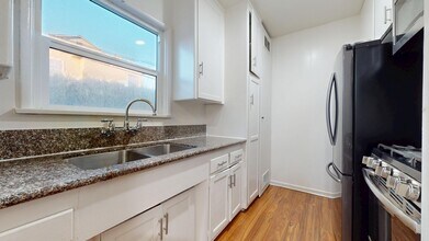 9026 Reading Ave in Los Angeles, CA - Building Photo - Building Photo