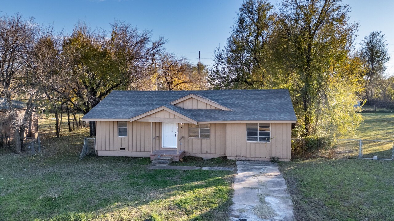 4124 SE 43rd St in Del City, OK - Building Photo