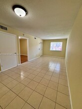 3504 Briar Bay Blvd in Royal Palm Beach, FL - Building Photo - Building Photo