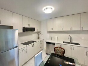 3770 Carson Ct in Burnaby, BC - Building Photo - Building Photo