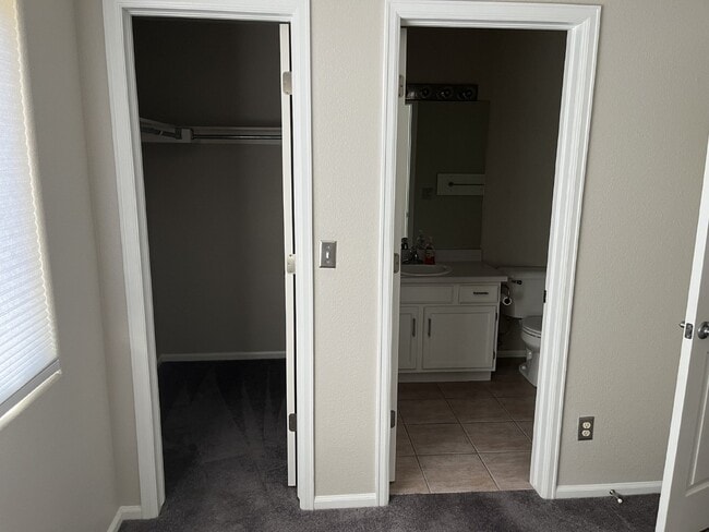 4572 S Crystal Way in Aurora, CO - Building Photo - Building Photo
