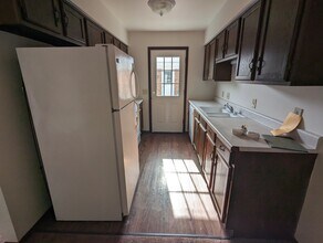 7260 Lunitas Ln, Unit 7260 Lunitas Lane Apt B in Perrysburg, OH - Building Photo - Building Photo