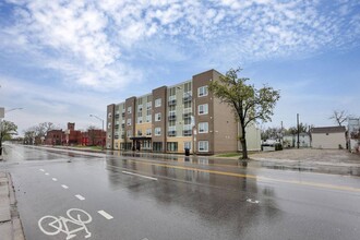 McKinley Manor in Columbus, OH - Building Photo - Building Photo