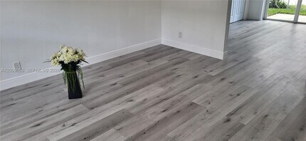 3421 NE 5th Ave in Pompano Beach, FL - Building Photo - Building Photo