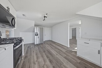 835 Bishop Ave in Aurora, IL - Building Photo - Building Photo