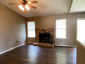 812 Woodland Dr in Maryville, IL - Building Photo - Building Photo