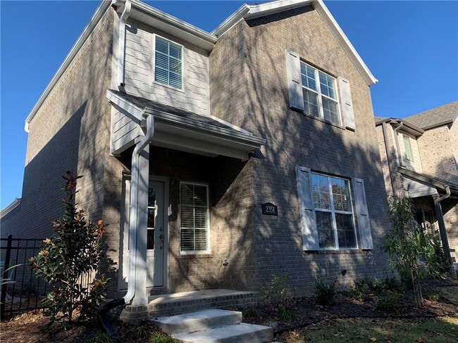 2351 E Amherst Aly