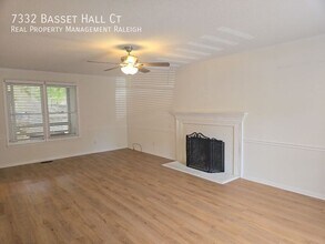 7332 Bassett Hall Ct in Raleigh, NC - Building Photo - Building Photo