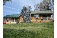 Building Photo - 1 Courson View Rd Apartments in Franklin, North Carolina