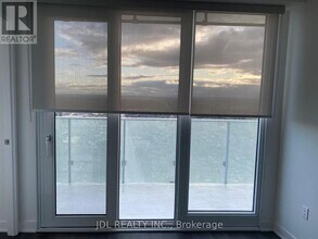 3900 Confederation Pkwy in Mississauga, ON - Building Photo - Building Photo