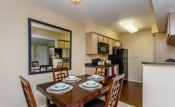 7100 Almeda Rd in Houston, TX - Building Photo - Building Photo