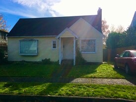 213 E 38th St in Vancouver, WA - Building Photo