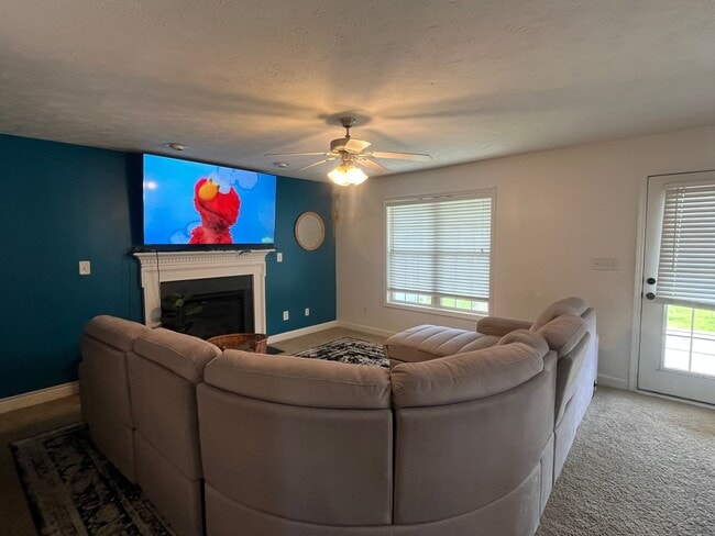 129 Barkley Ct in Raeford, NC - Building Photo - Building Photo