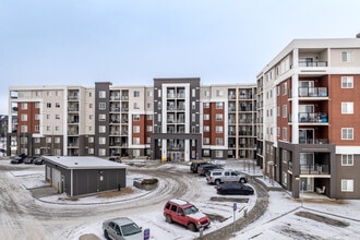 Cachet at Heritage Valley in Edmonton, AB - Building Photo - Building Photo